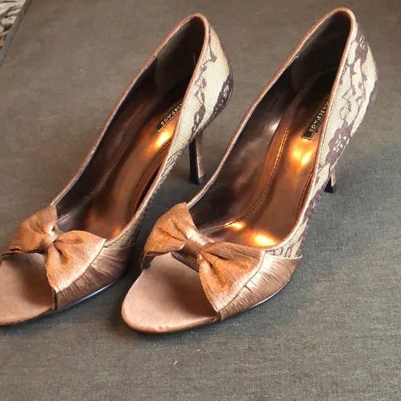 Heel - Picture 2 of 6